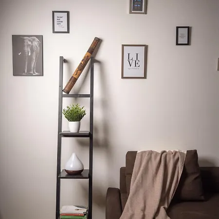 شقة Ideal Rent - Viale Legioni Romane 7 *